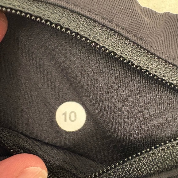 Lululemon Run Inspire Crop II in Flowabunga Black Angel Wing Size 10 - Picture 11 of 12